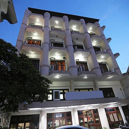 Oyo 9713 Hotel Regency 阿杰梅尔 外观 照片