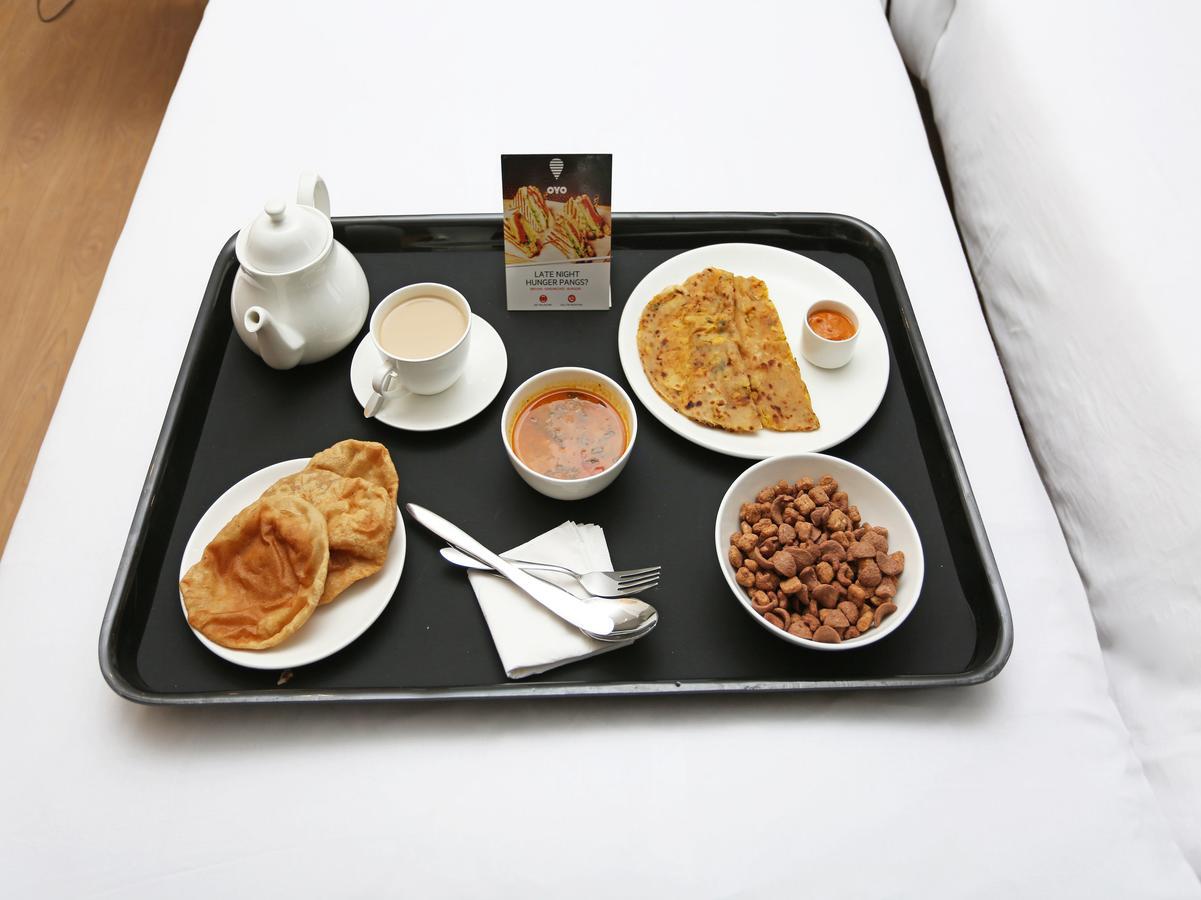 Oyo 9713 Hotel Regency 阿杰梅尔 外观 照片