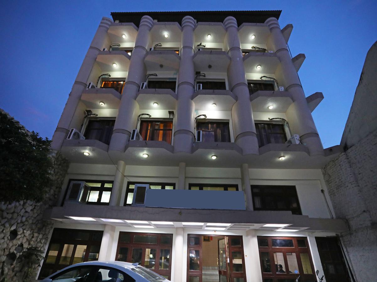 Oyo 9713 Hotel Regency 阿杰梅尔 外观 照片