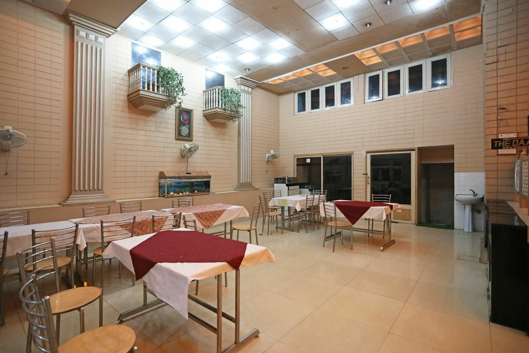 Oyo 9713 Hotel Regency 阿杰梅尔 外观 照片